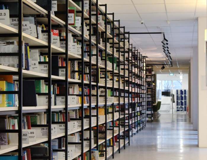 Berloque em Prata 925 Academia